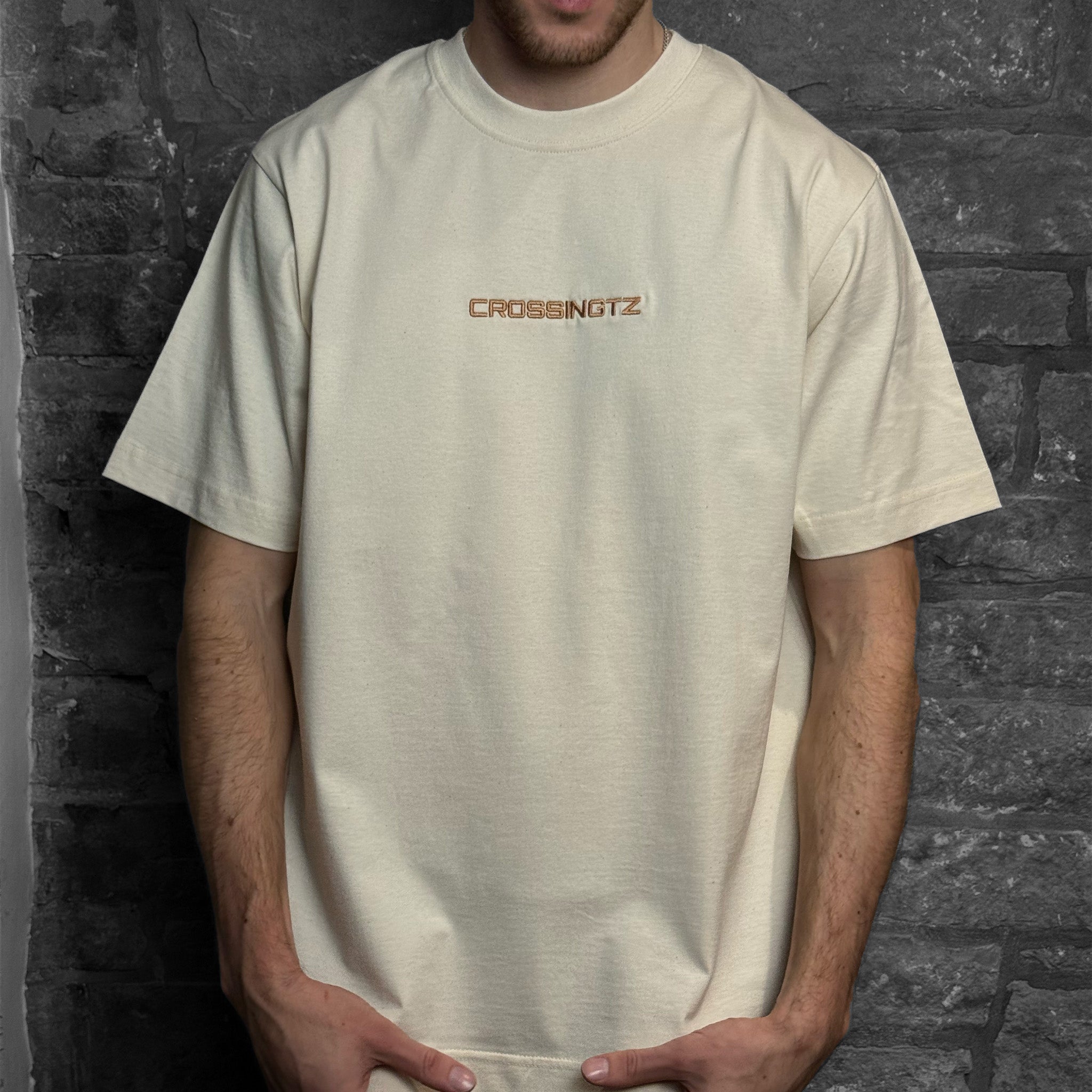 MURAL SPELLOUT - Cream